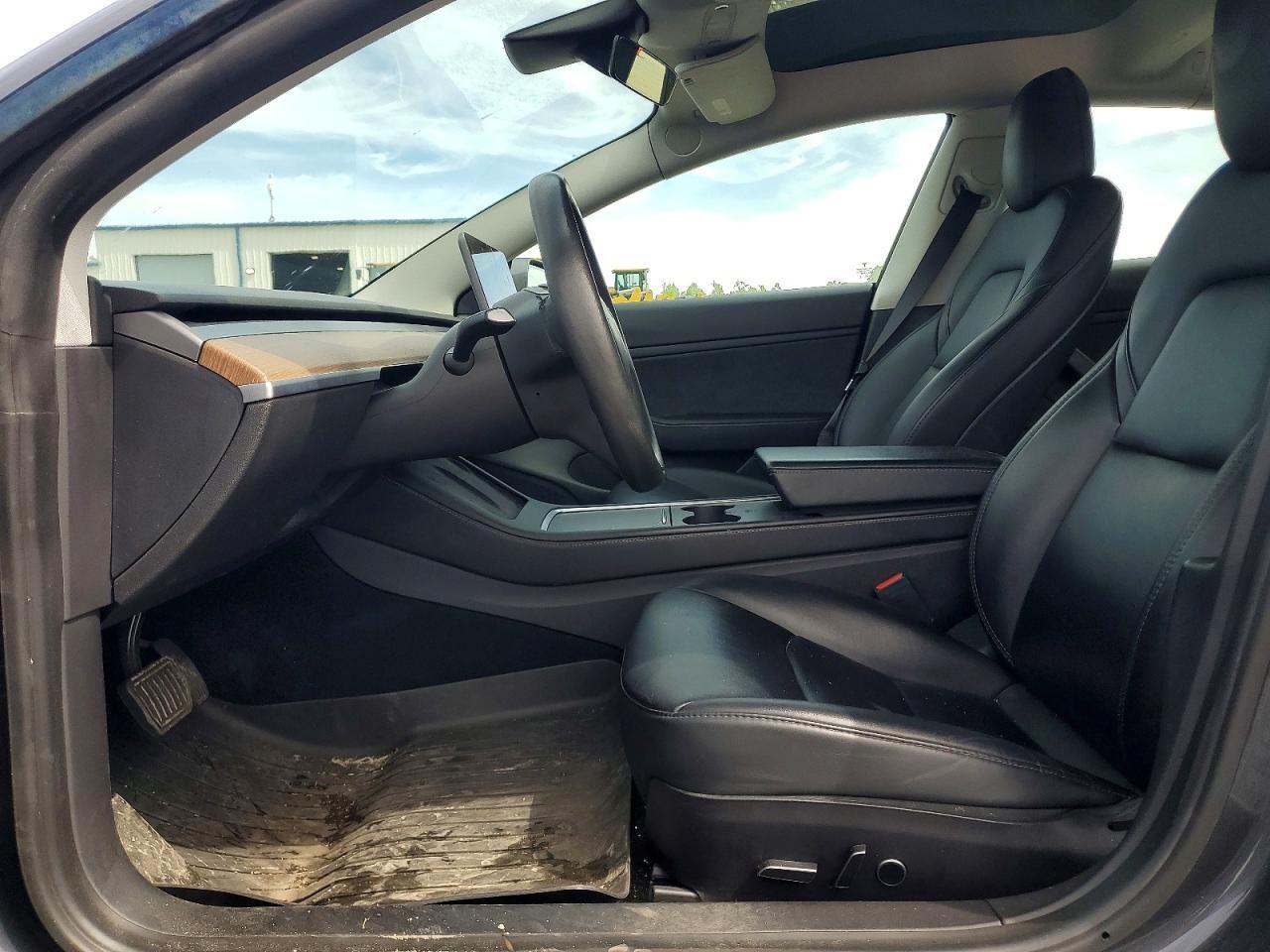 2021 Tesla Model 3 - Image 7