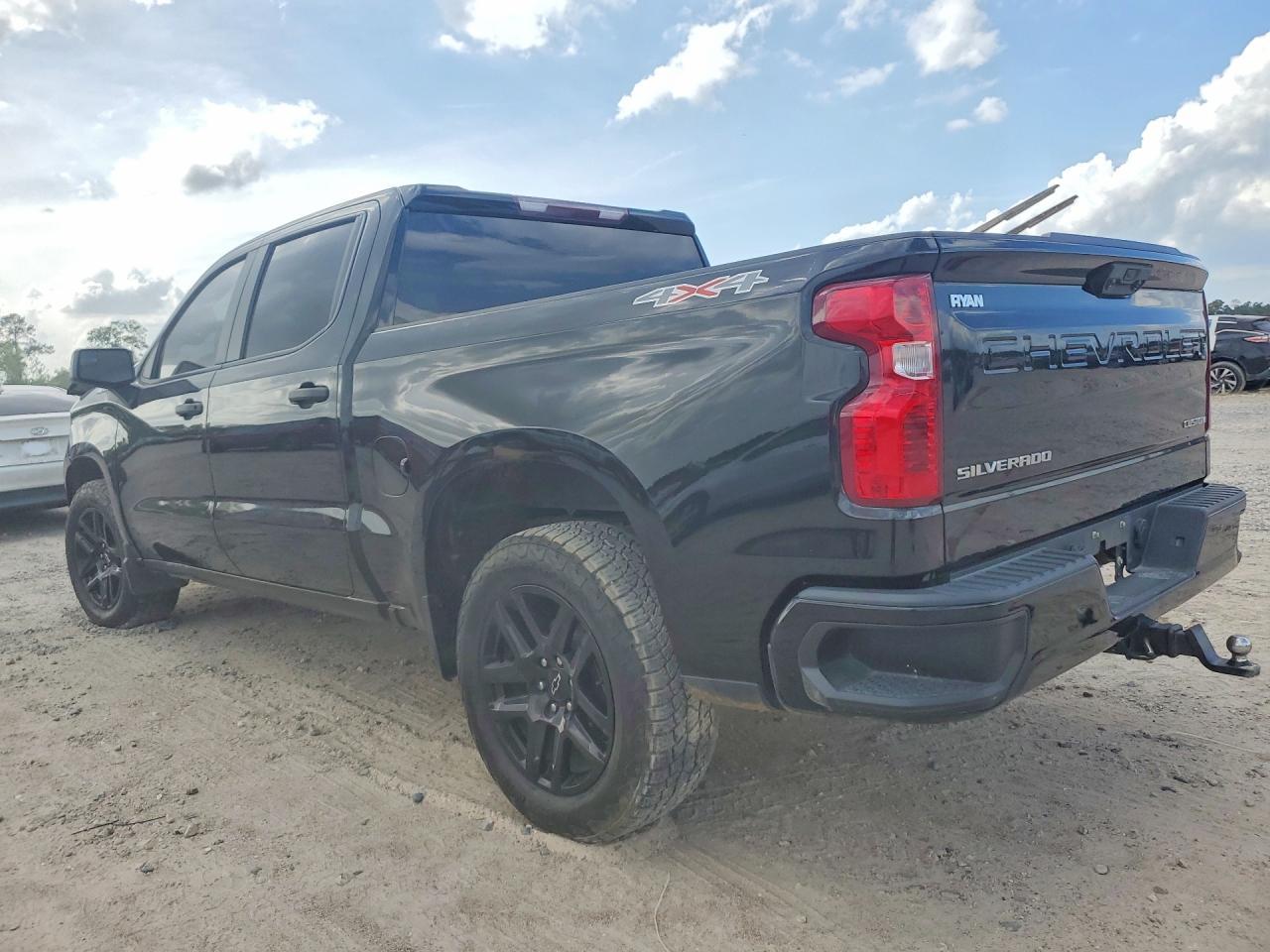 2023 Chevrolet Silverado K1500 Custom - Image 2