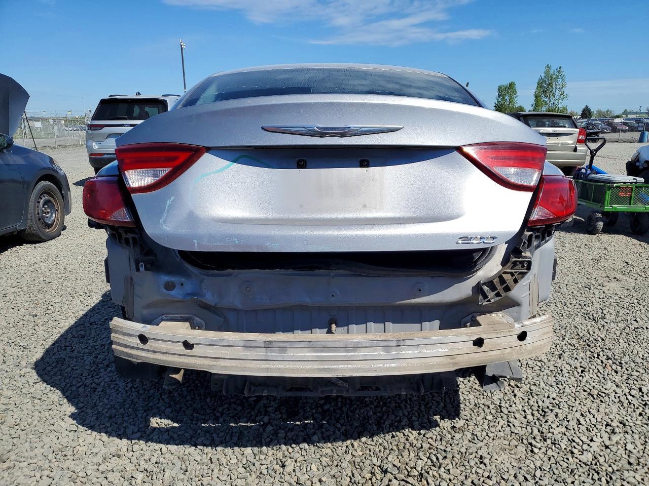 2015 Chrysler 200 Limited - Фото 6