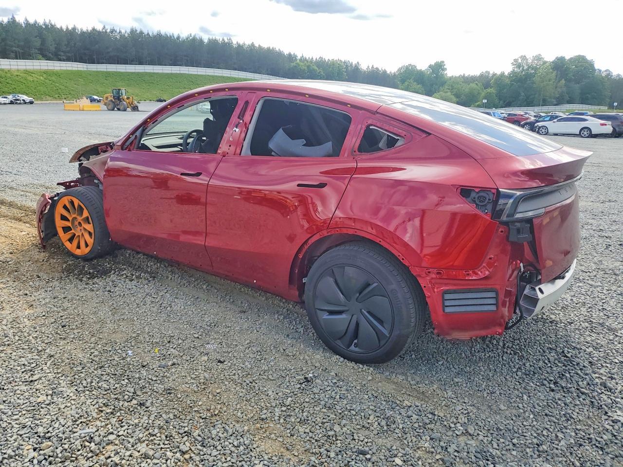 2026 Tesla Model Y - Фото 2