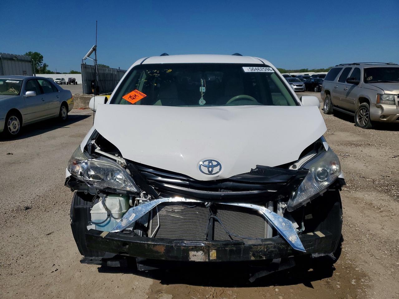 2014 Toyota Sienna Le - Фото 5