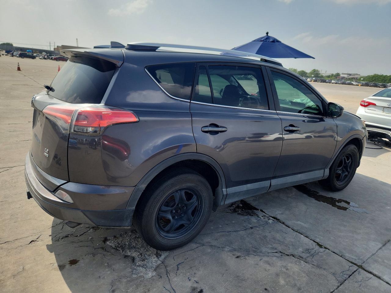 2016 Toyota Rav4 Le - Image 3
