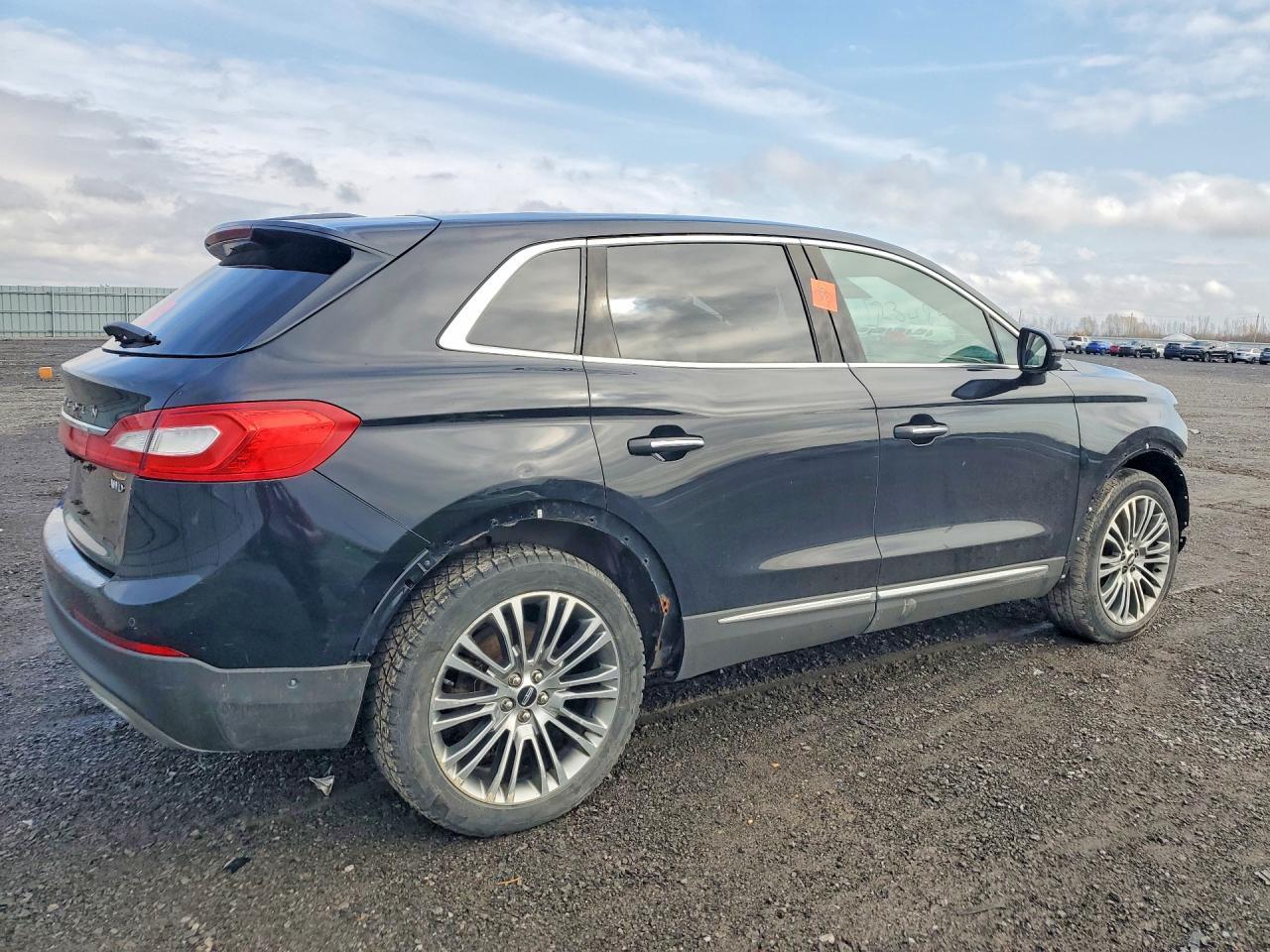 2016 Lincoln Mkx Reserve - Image 3