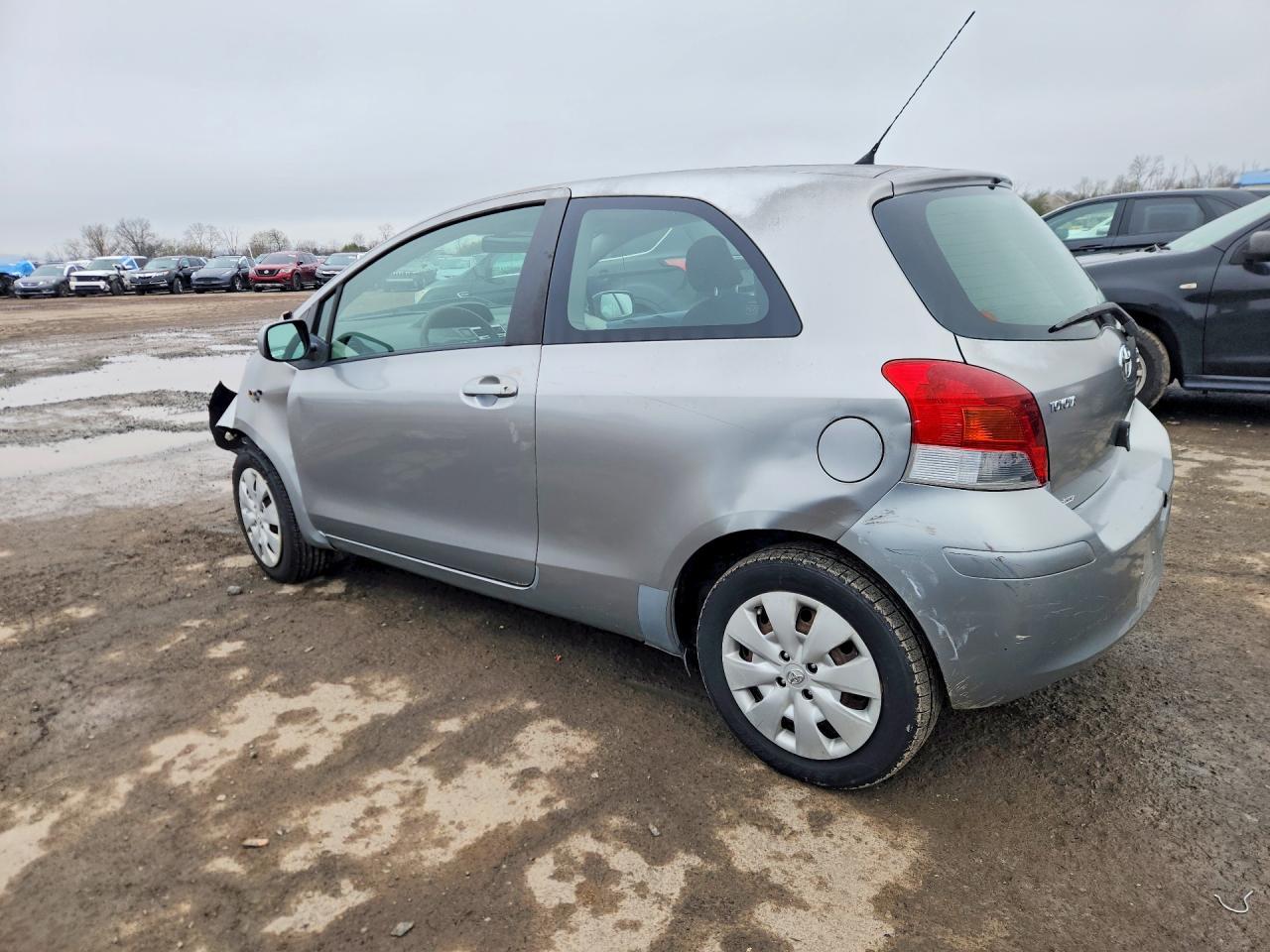 2010 Toyota Yaris Base - Image 2