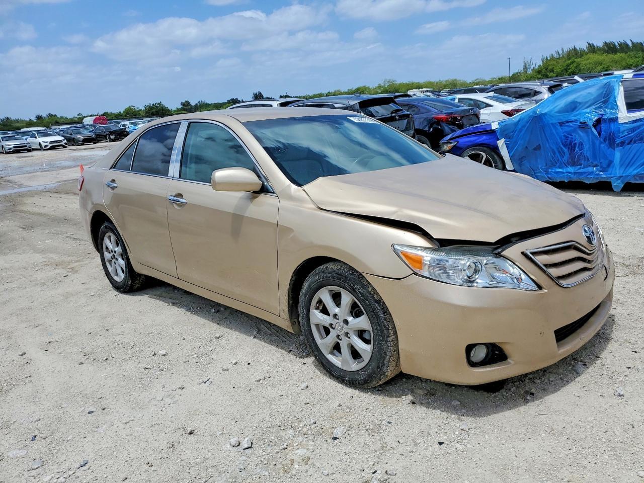 2010 Toyota Camry Le - Фото 7