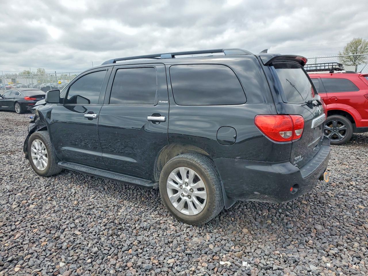 2010 Toyota Sequoia Platinum - Image 2