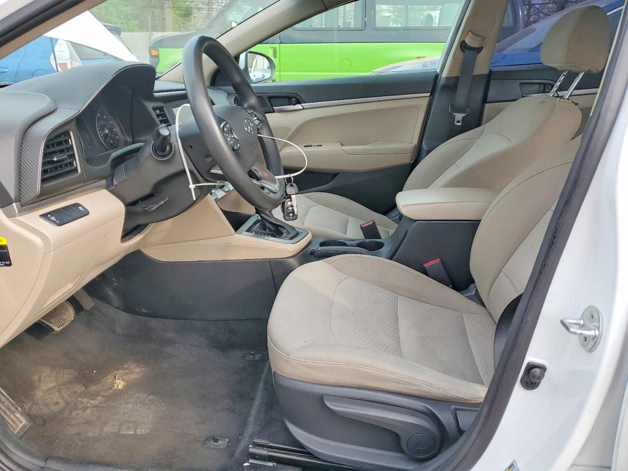 2019 Hyundai Elantra Se - Image 7