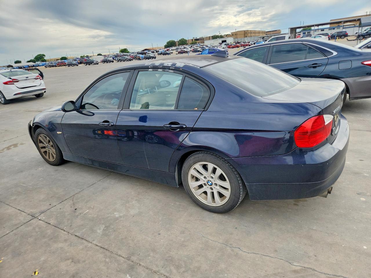 2006 BMW 325 I - Фото 2