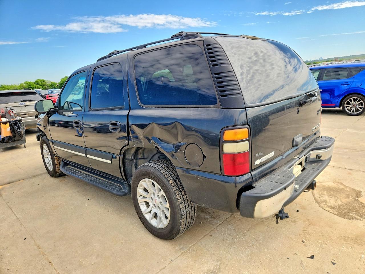 2004 Chevrolet Tahoe C1500 - Фото 2