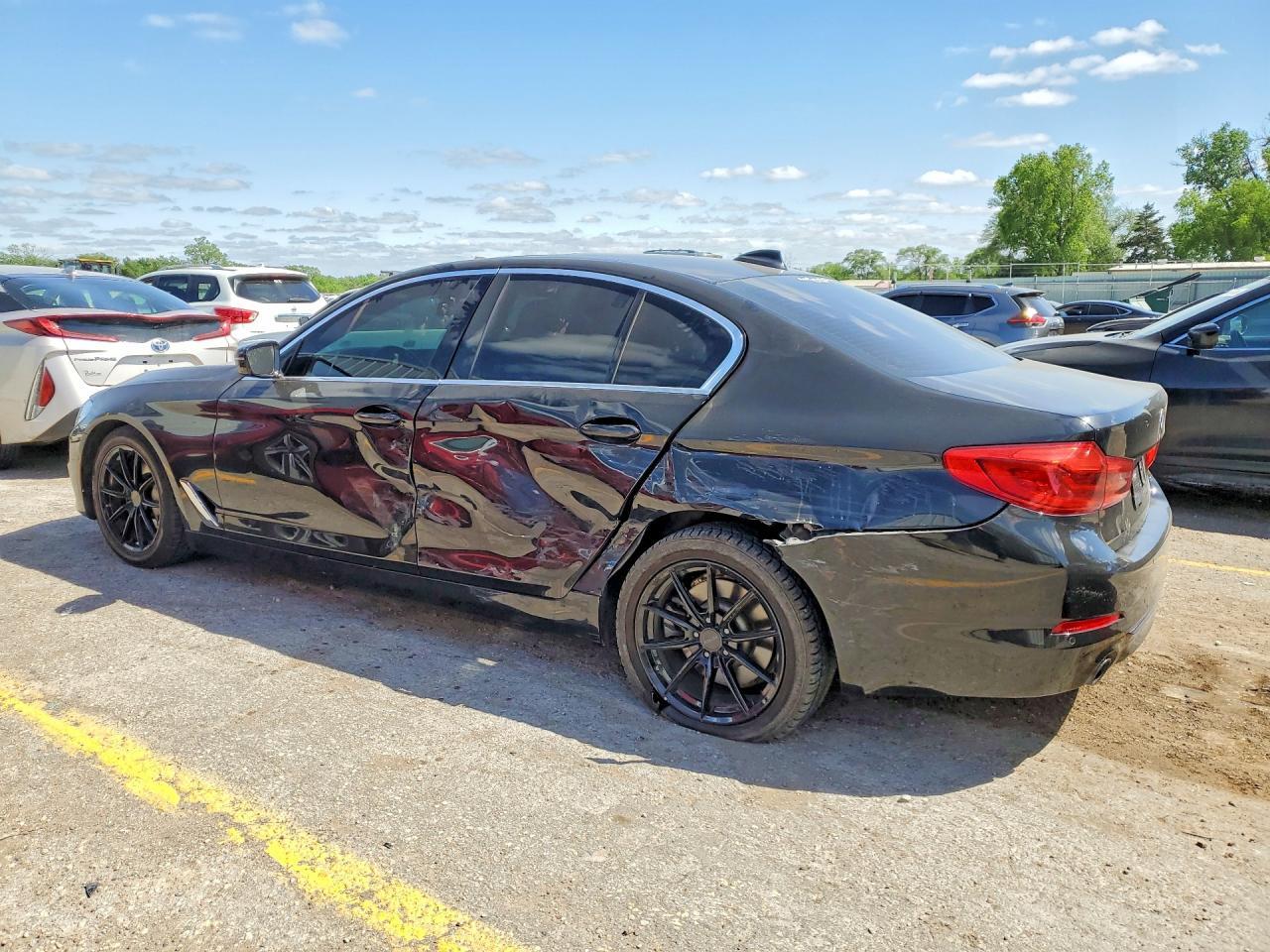 2019 BMW 530 I - Image 2