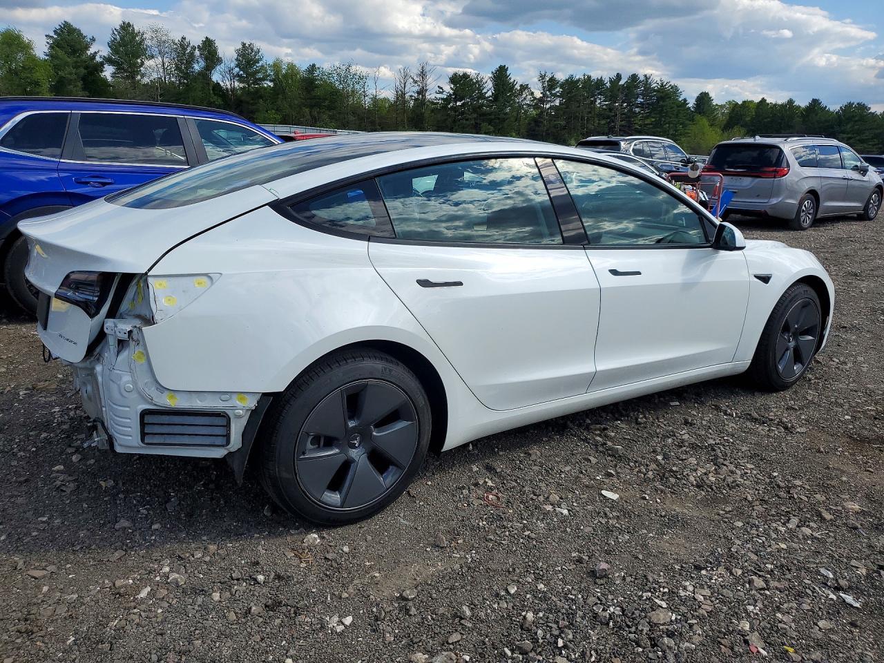 2022 Tesla Model 3 - Фото 3
