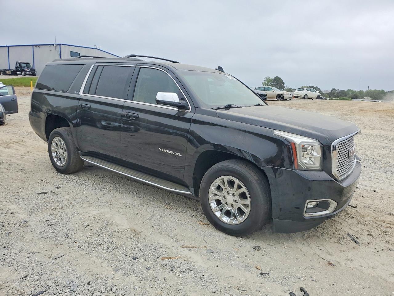 2017 GMC Yukon Xl C1500 Slt - Image 4