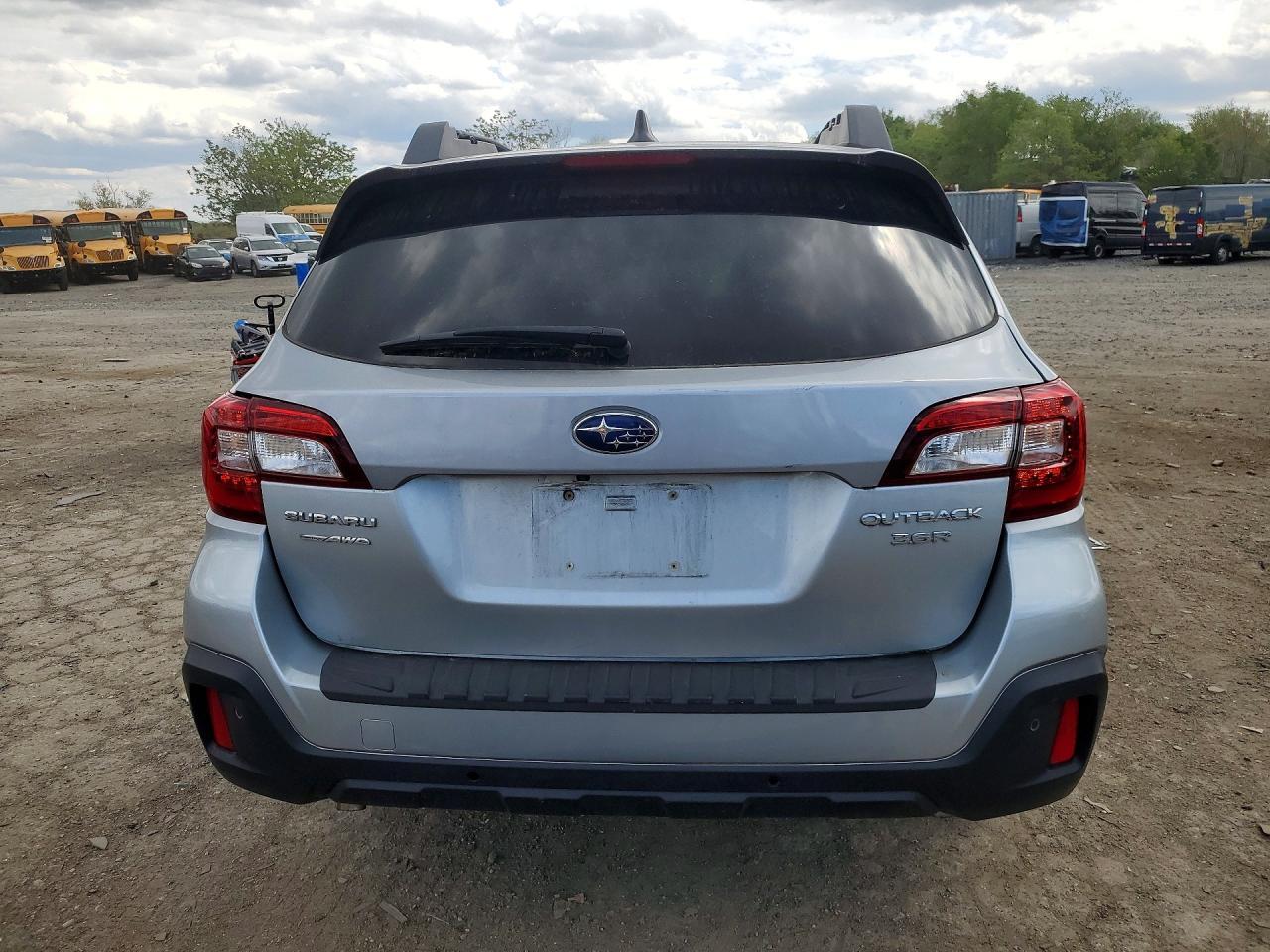 2019 Subaru Outback 3.6R Limited - Image 6