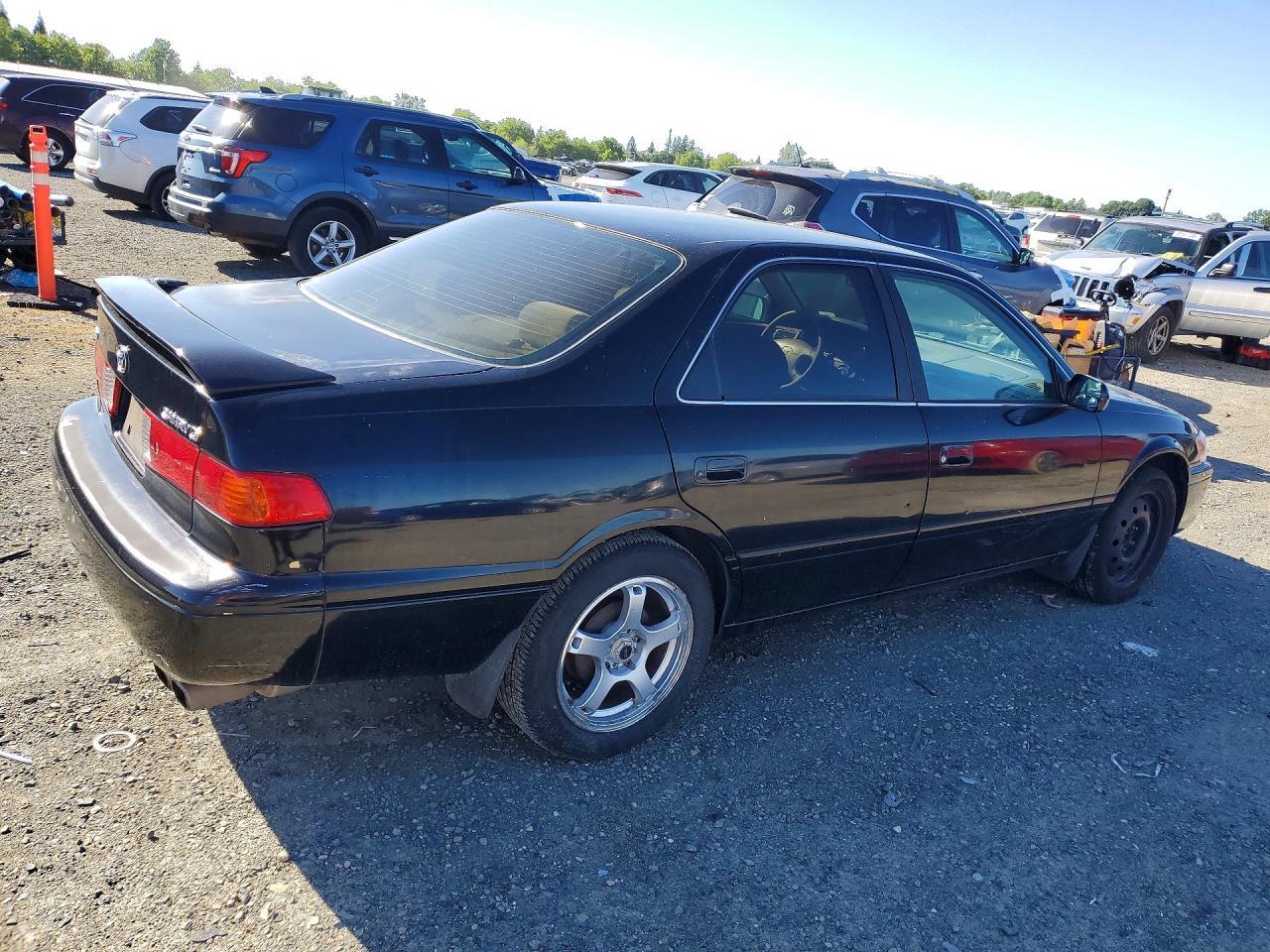 2000 Toyota Camry Le - Фото 3
