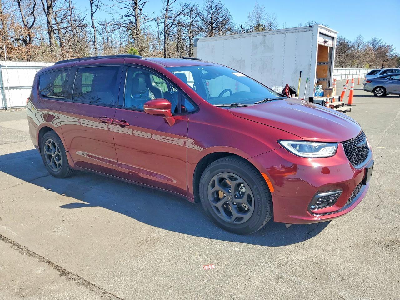 2021 Chrysler Pacifica Hybrid Limited - Image 4