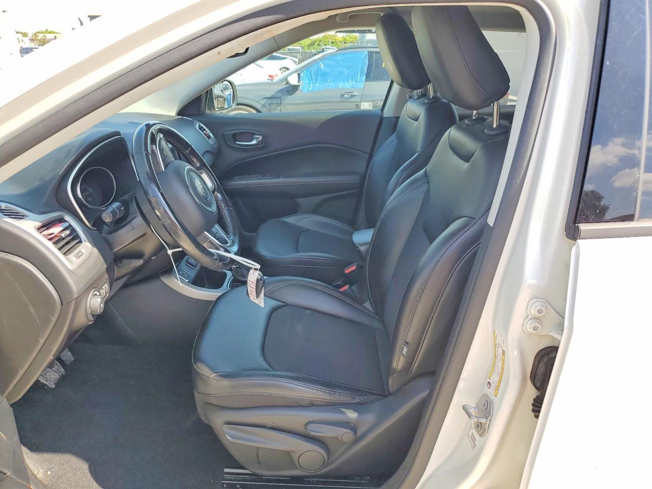 2020 Jeep Compass Latitude - Image 7