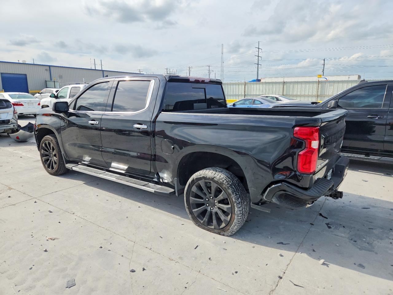 2022 Chevrolet Silverado Ltd K1500 High Country - Image 2