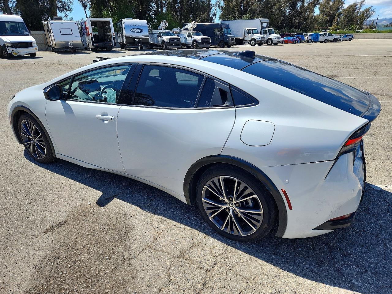 2024 Toyota Prius Limited - Фото 2