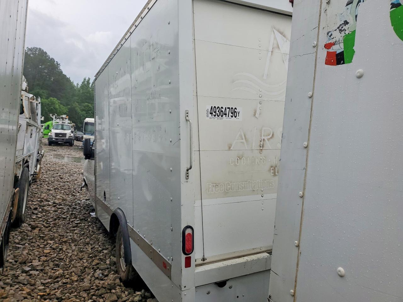 2023 Chevrolet Express Box Truck - Фото 2