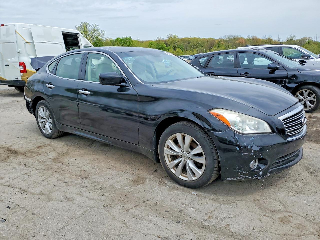2011 Infiniti M37 X - Image 4