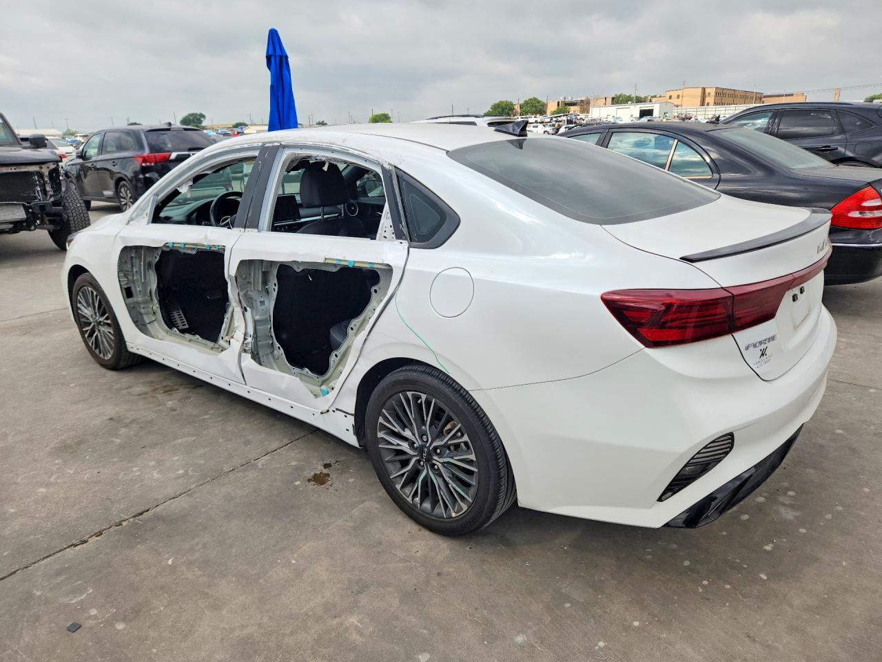 2024 Kia Forte Gt Line - Image 2