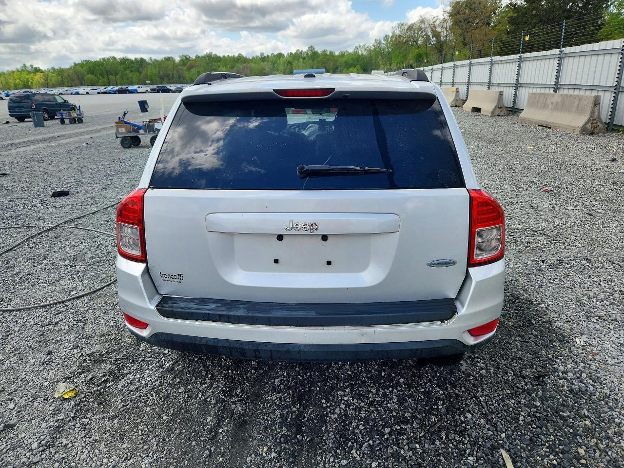 2011 Jeep Compass Sport - Image 6