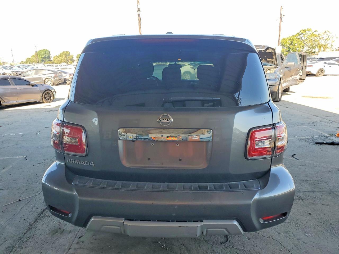 2017 Nissan Armada - Фото 6