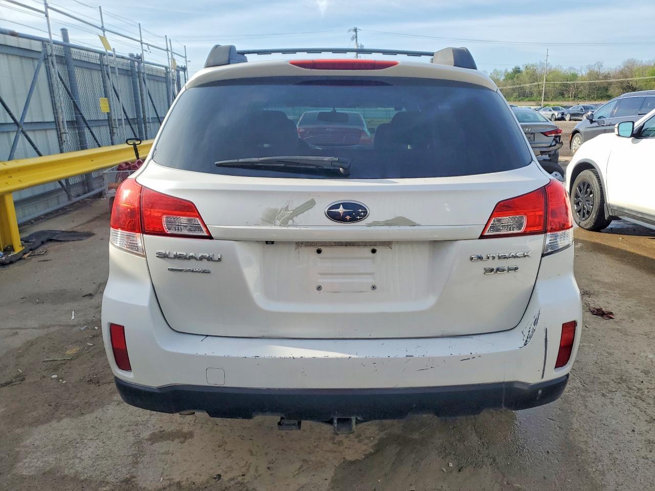 2010 Subaru Outback - Фото 6