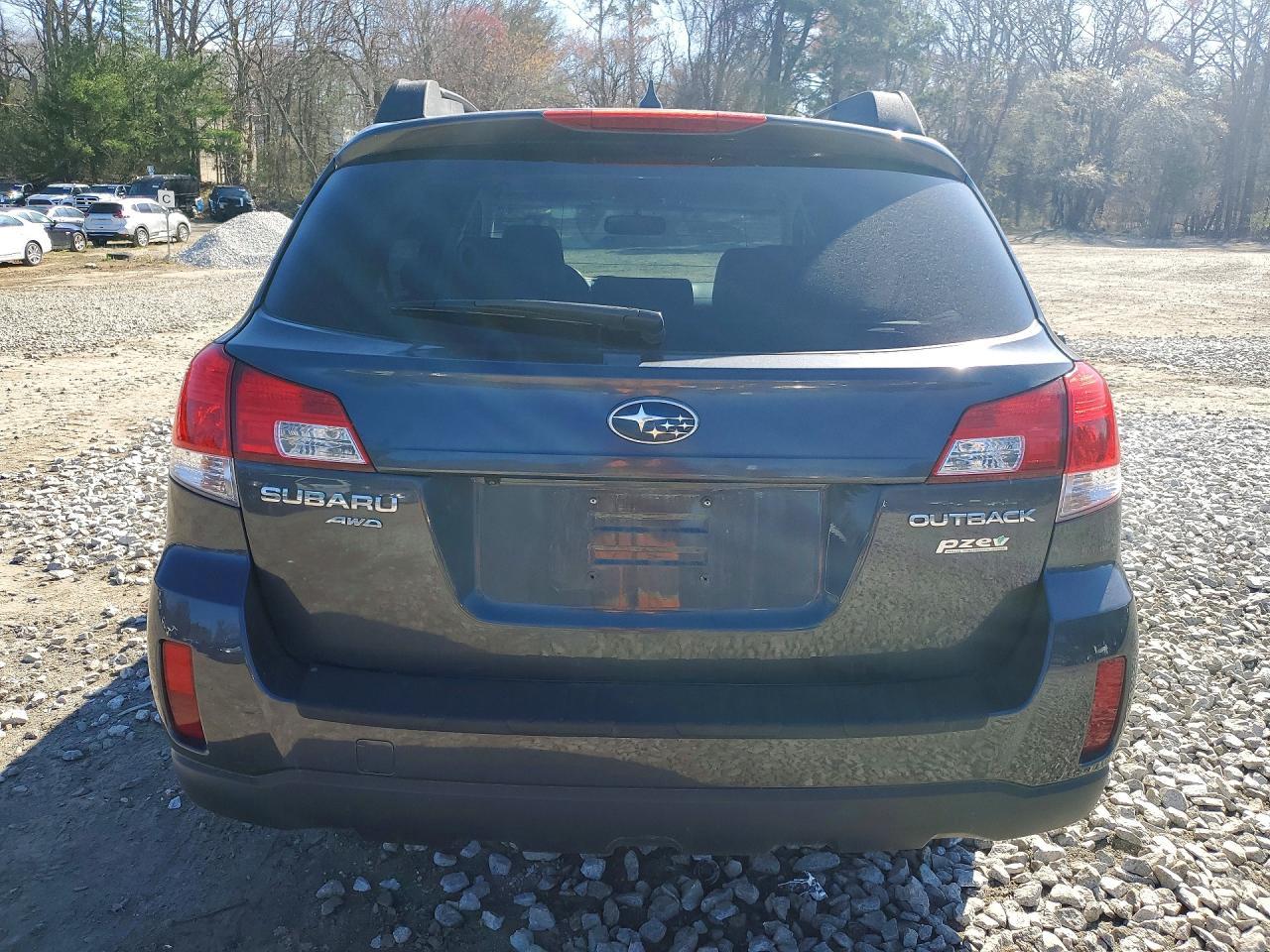 2012 Subaru Outback 2.5I Limited - Image 6