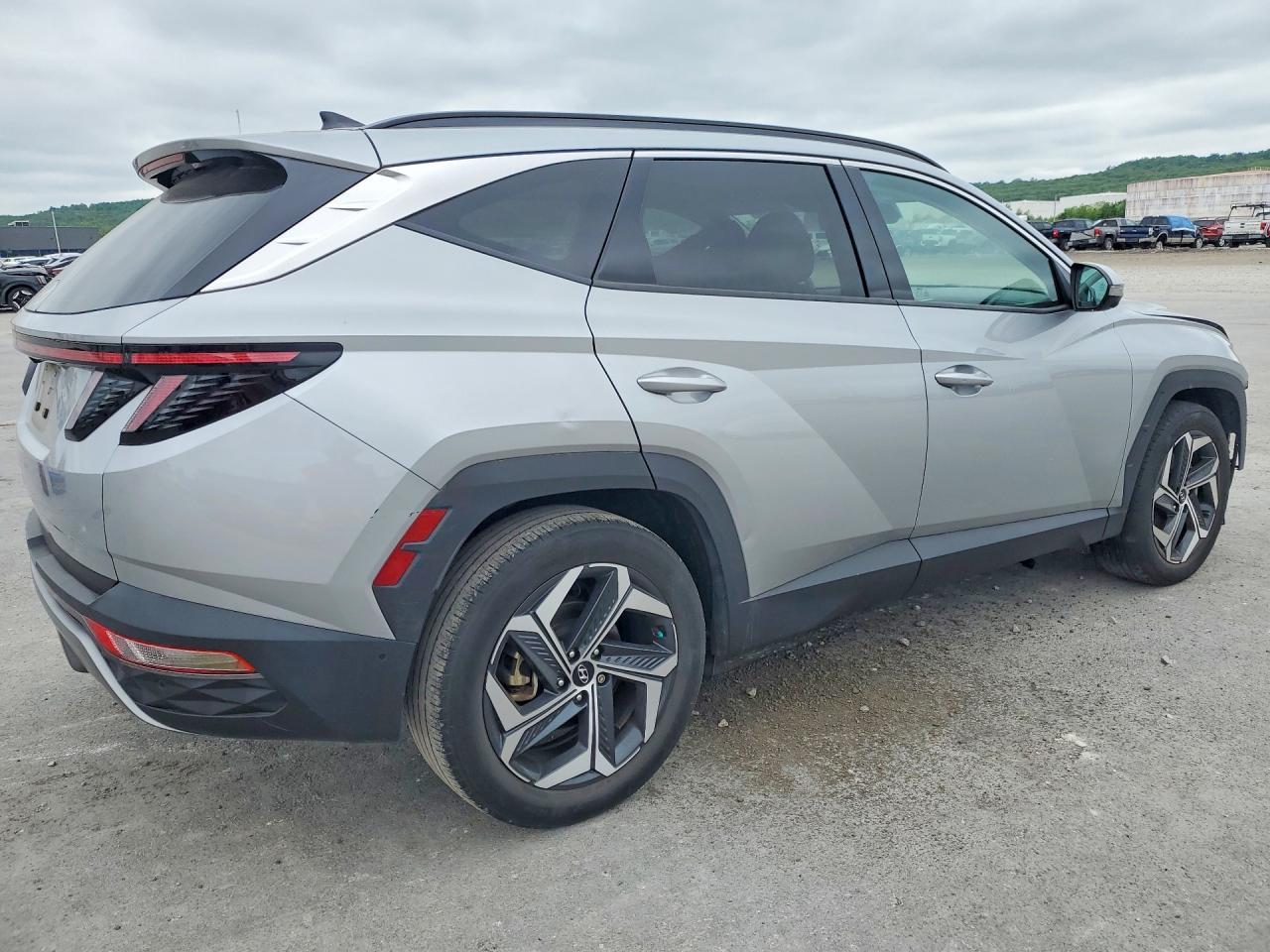 2022 Hyundai Tucson Limited - Image 3
