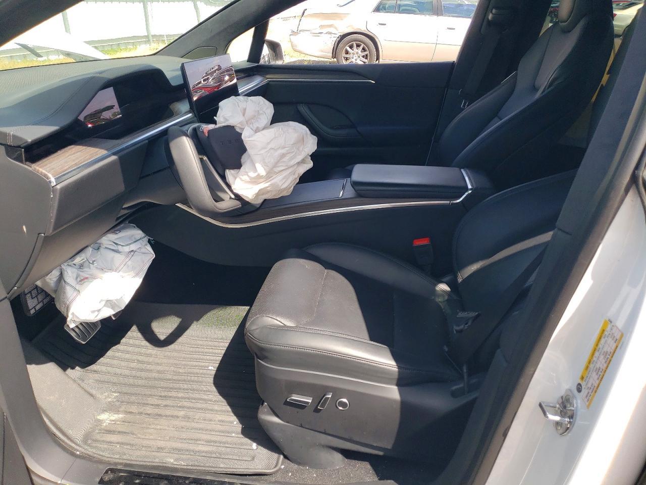 2022 Tesla Model X - Фото 7