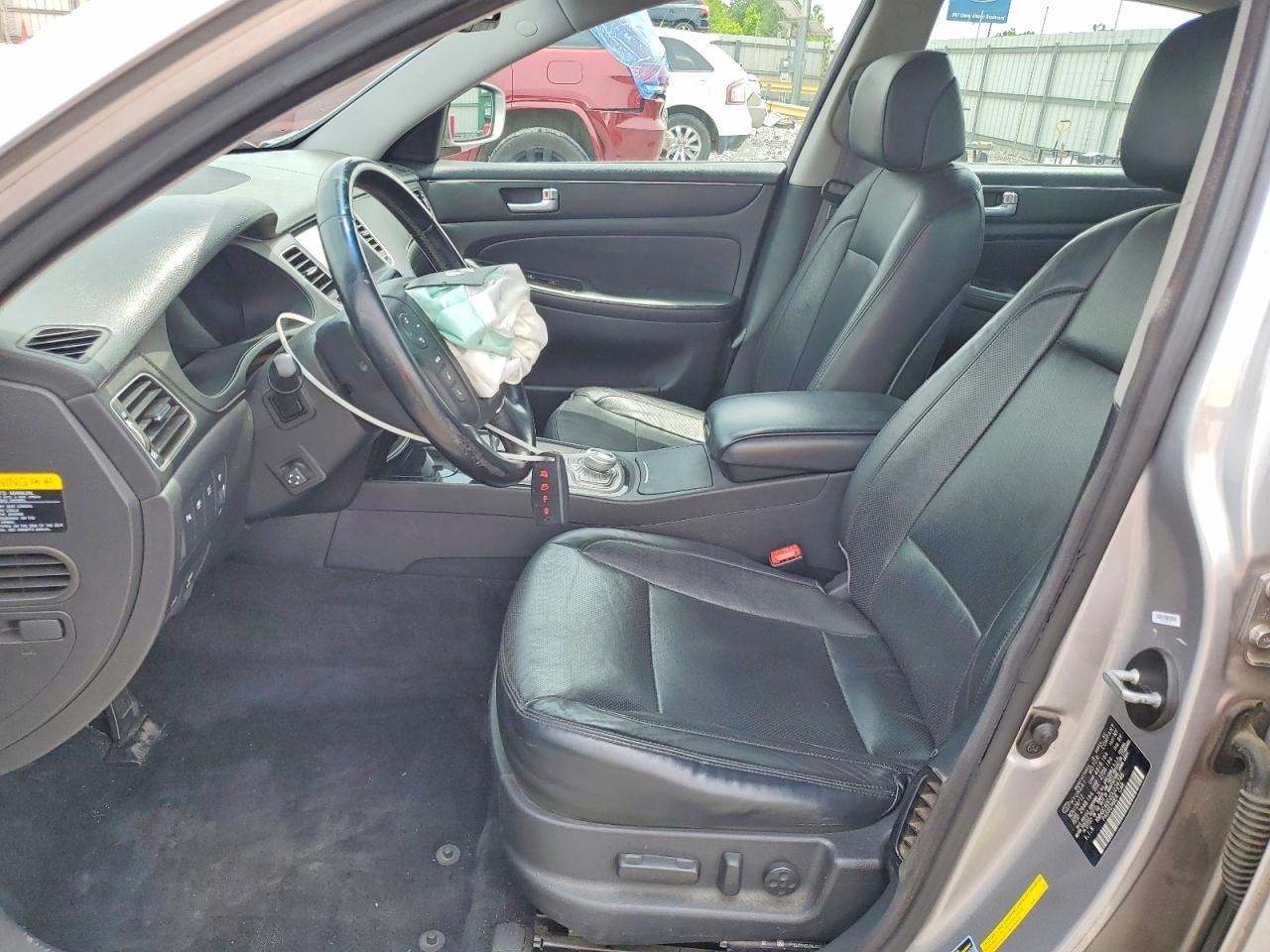 2013 Hyundai Genesis 3.8L - Image 7