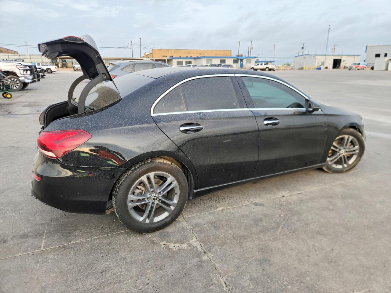 2020 Mercedes Benz A 220 4Matic - Фото 3