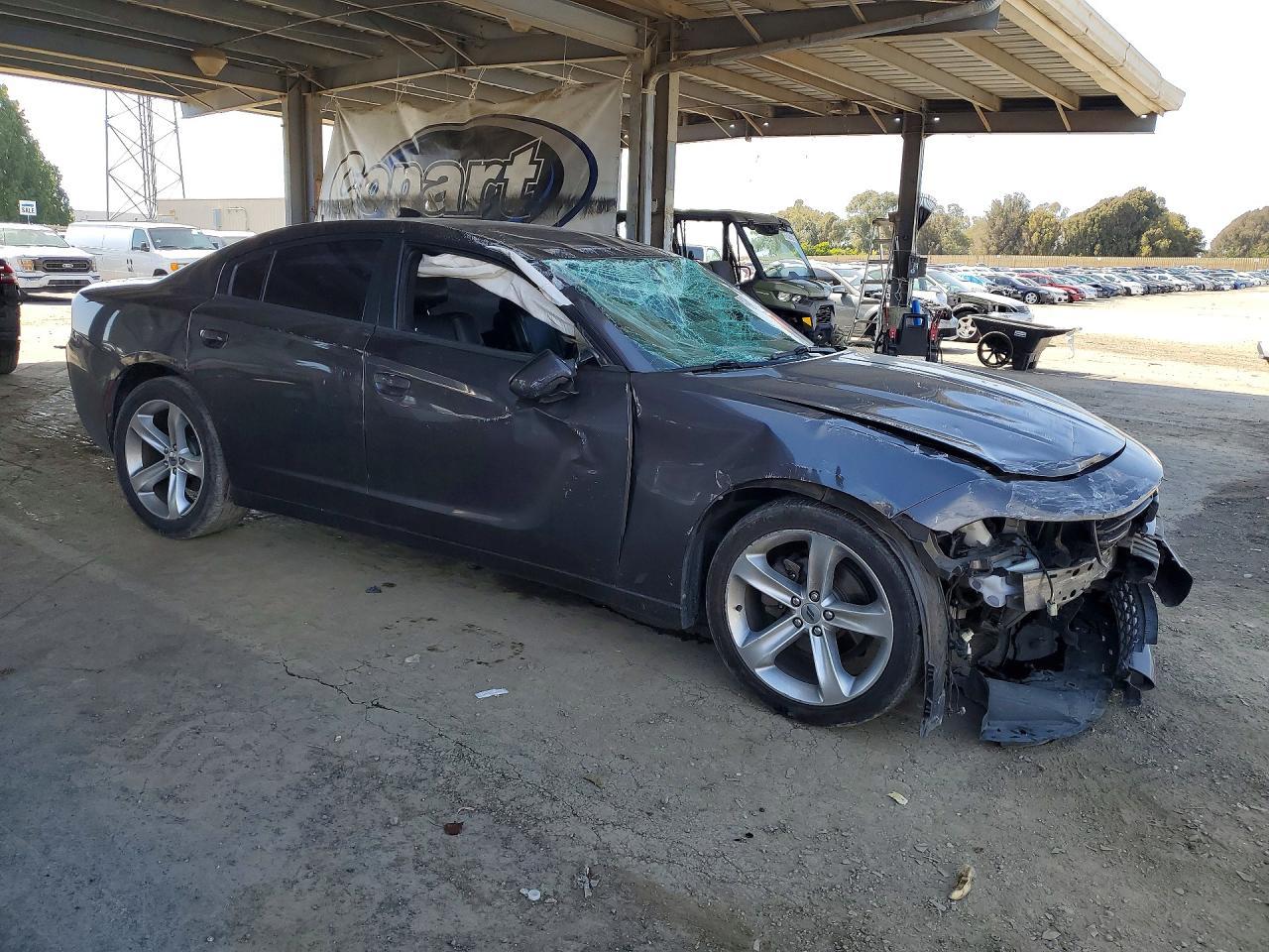 2017 Dodge Charger Sxt - Image 4