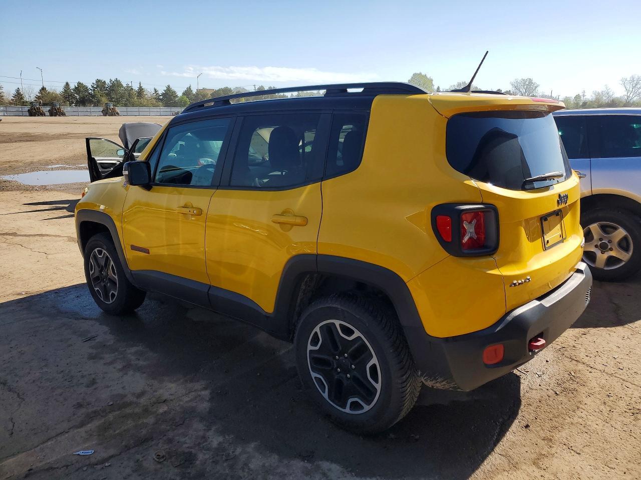 2016 Jeep Renegade Trailhawk - Фото 2