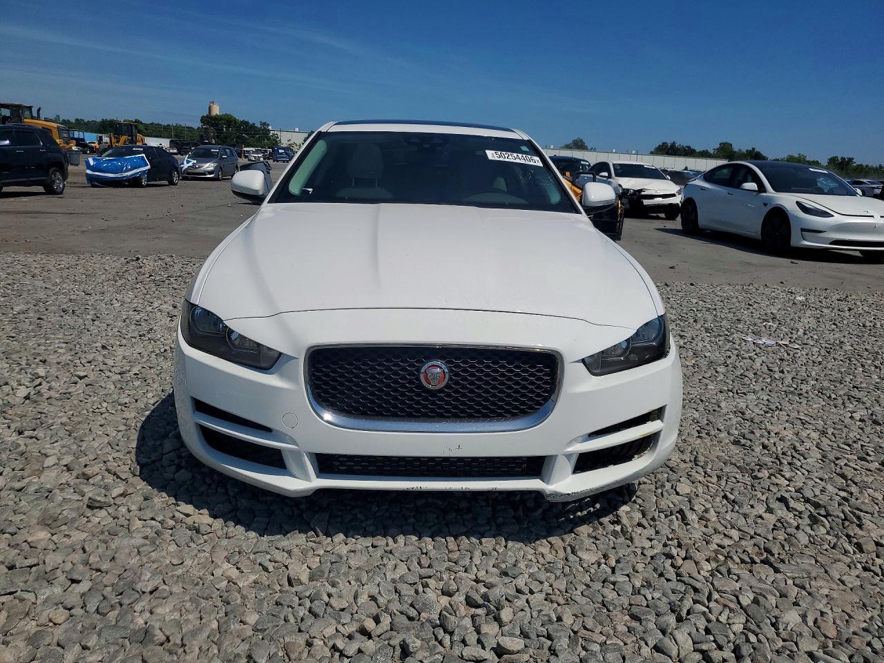 2017 Jaguar Xe - Image 5