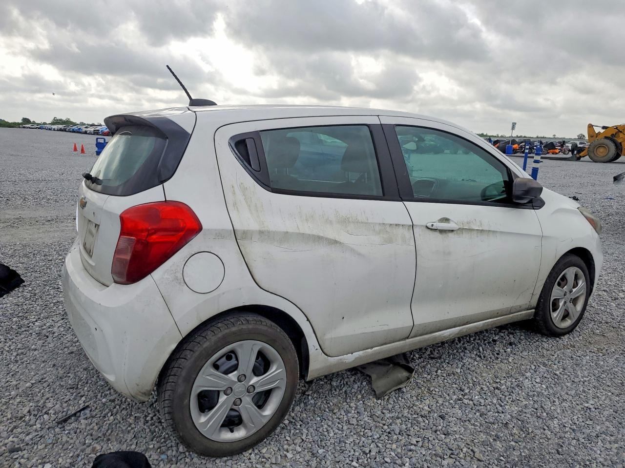 2021 Chevrolet Spark Ls - Фото 3