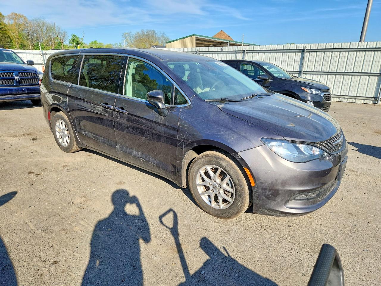 2023 Chrysler Voyager Lx - Фото 4