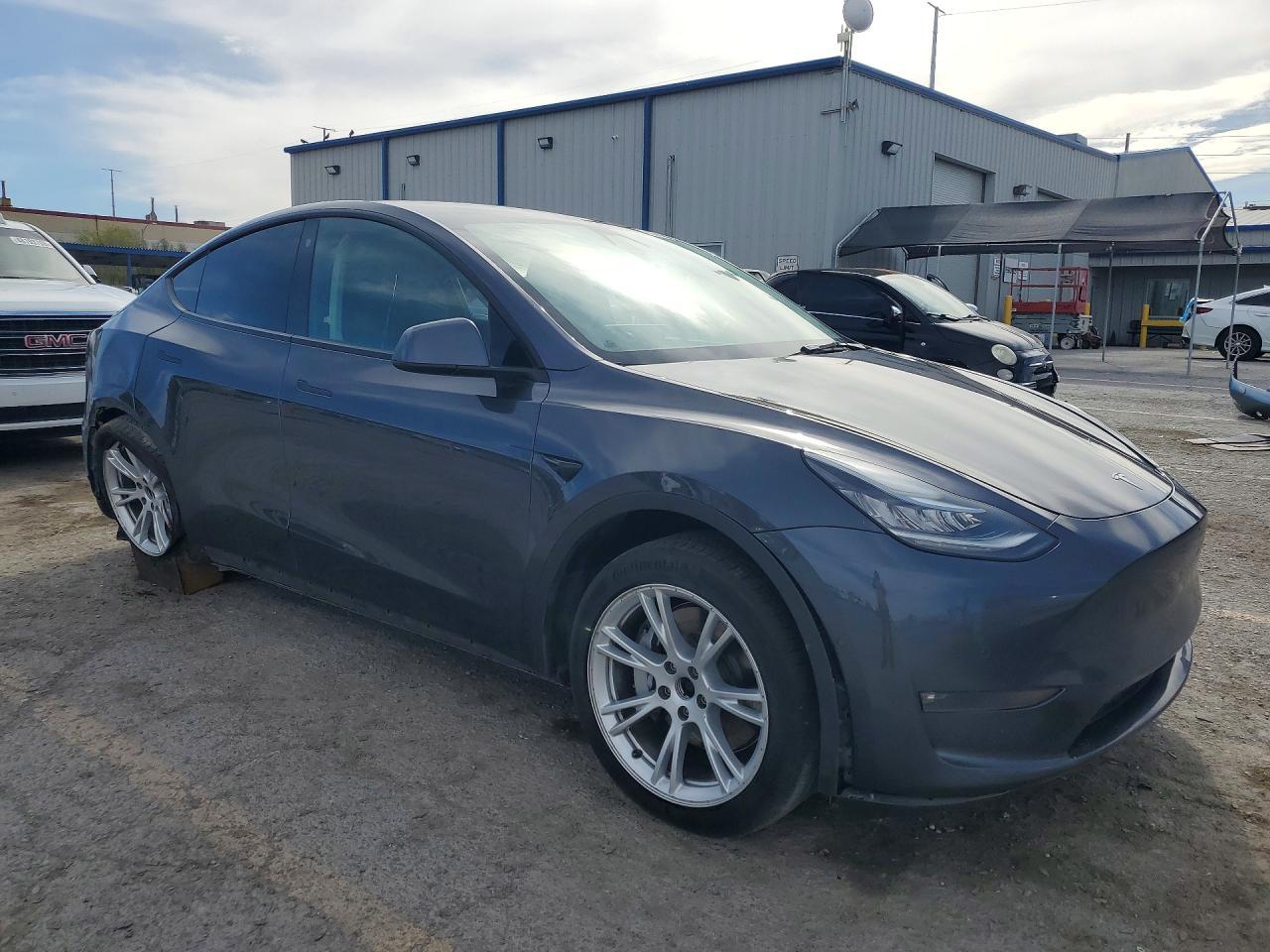 2022 Tesla Model Y - Image 4