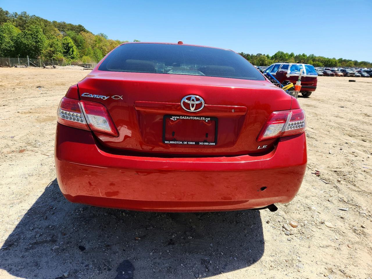 2011 Toyota Camry Le - Фото 6