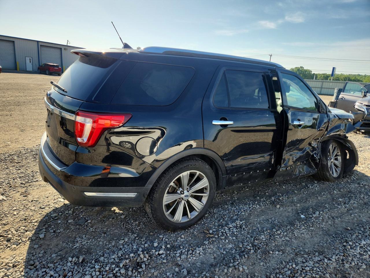 2018 Ford Explorer Limited - Image 3