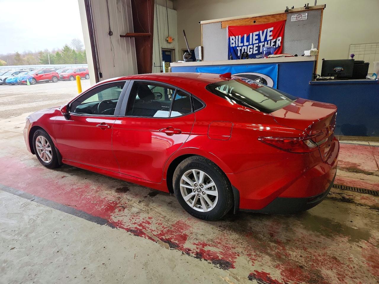 2025 Toyota Camry Le - Фото 2