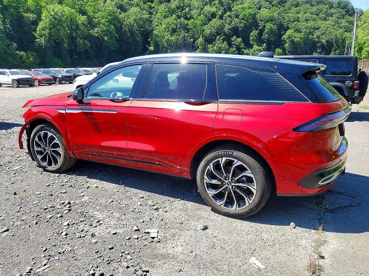 2025 Lincoln Nautilus Reserve - Image 2