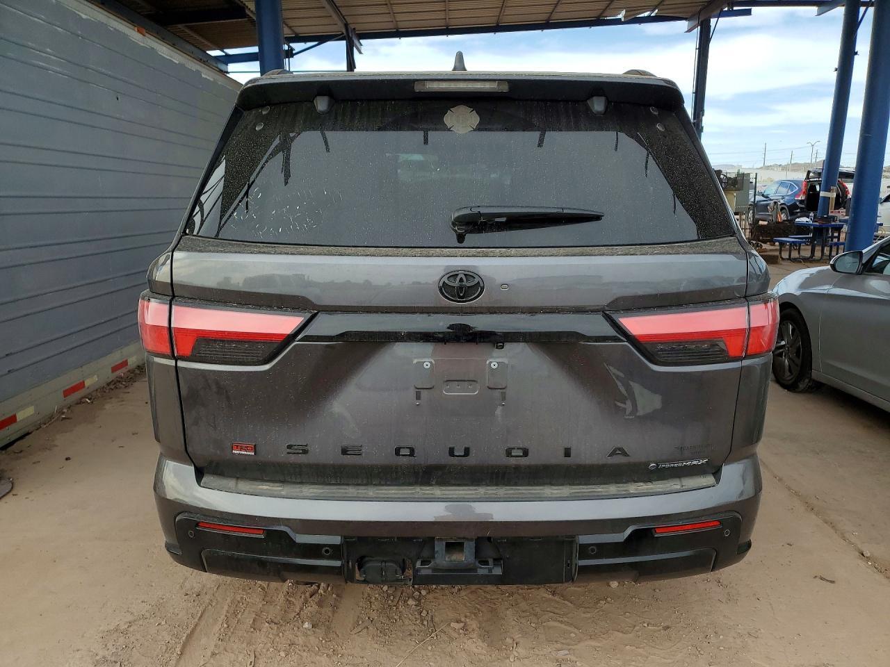 2026 Toyota Sequoia Platinum - Фото 6