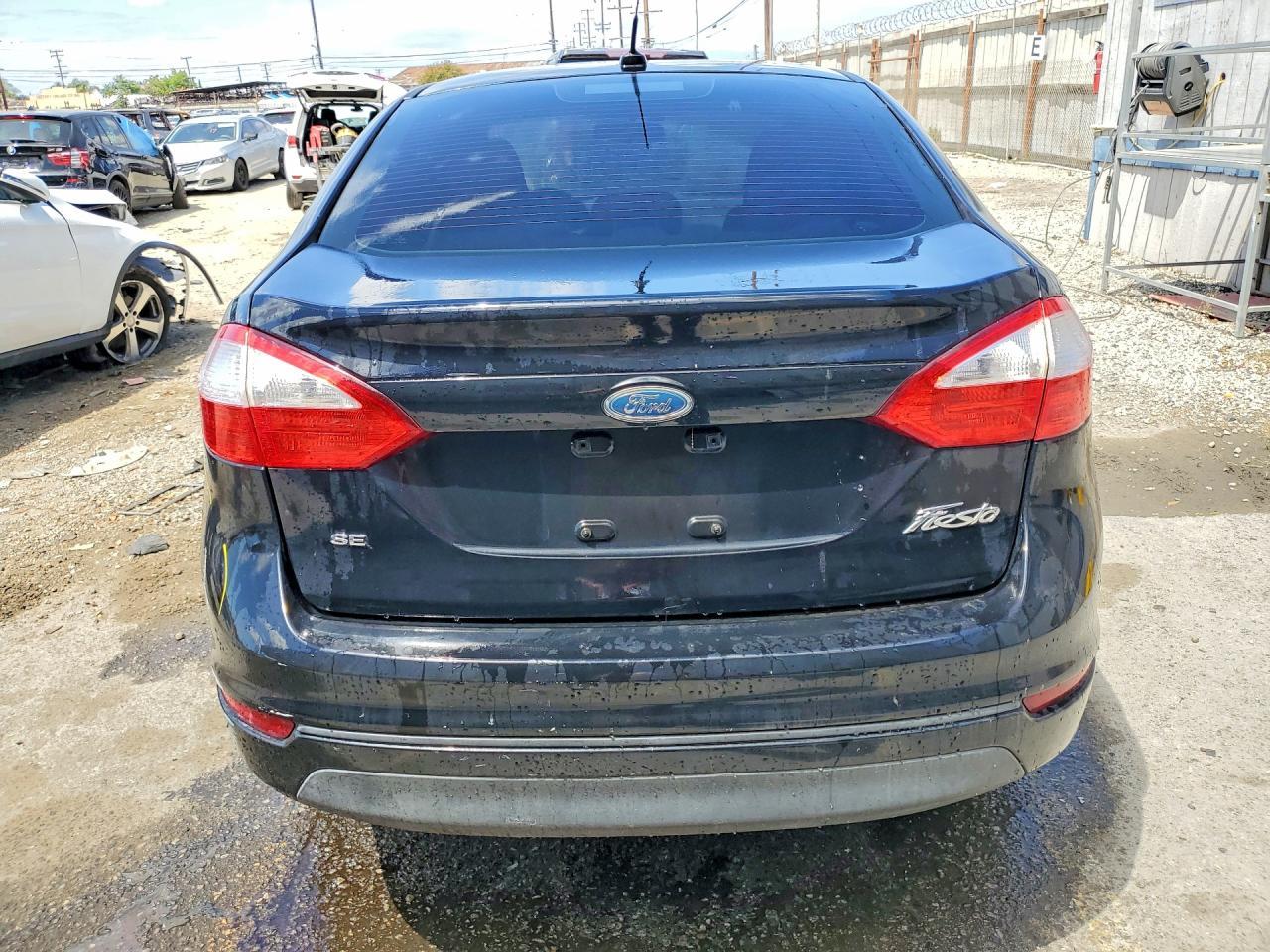 2016 Ford Fiesta Se - Image 6