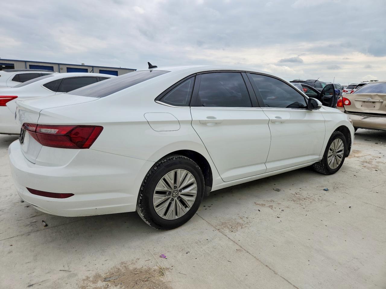 2020 Volkswagen Jetta - Image 3