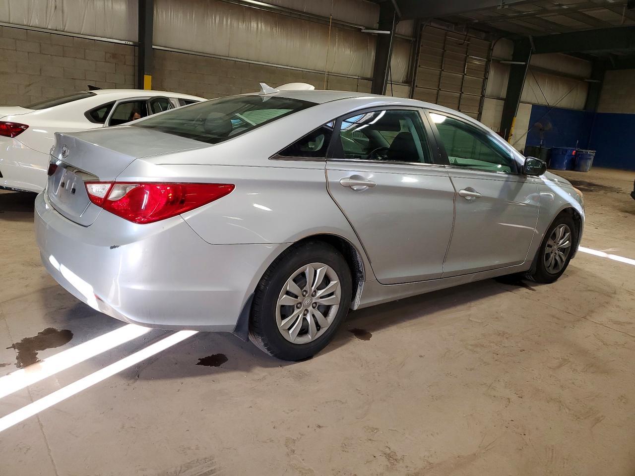 2011 Hyundai Sonata Gls - Фото 3