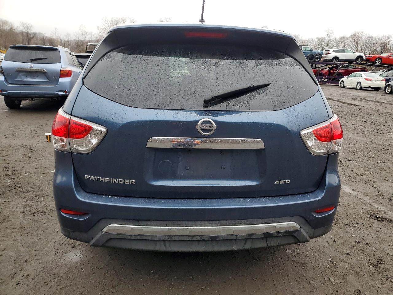 2016 Nissan Pathfinder S - Image 6