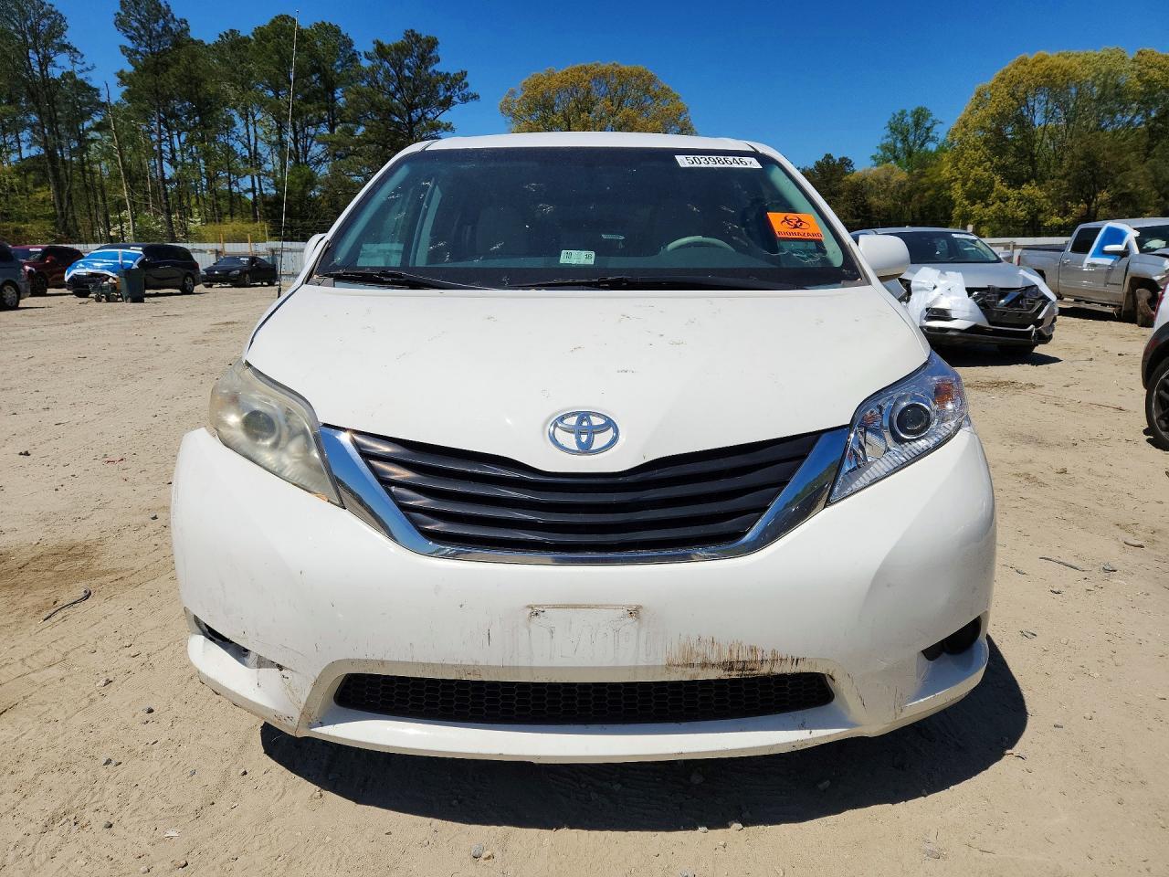 2013 Toyota Sienna Le - Фото 5