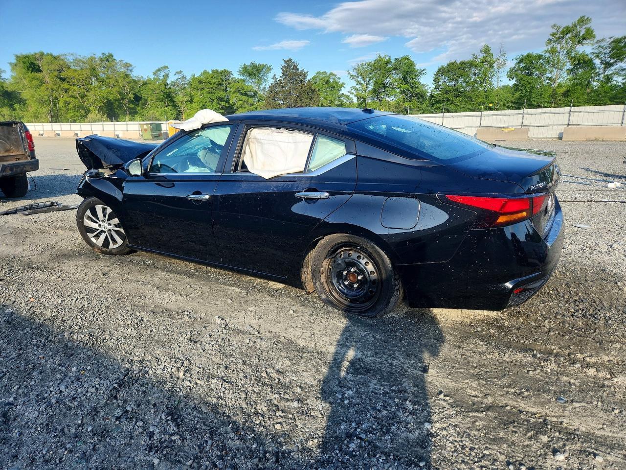 2019 Nissan Altima S - Фото 2